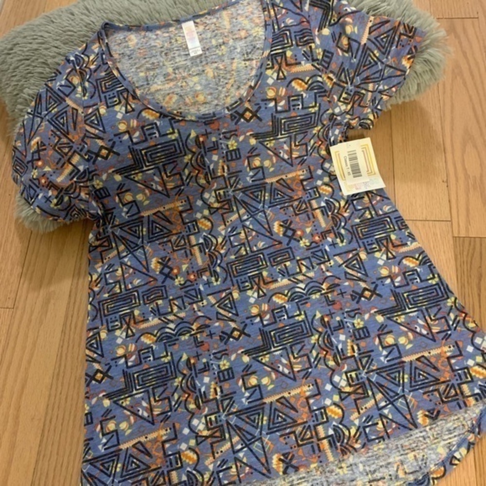 LulaRoe Classic T Shirt